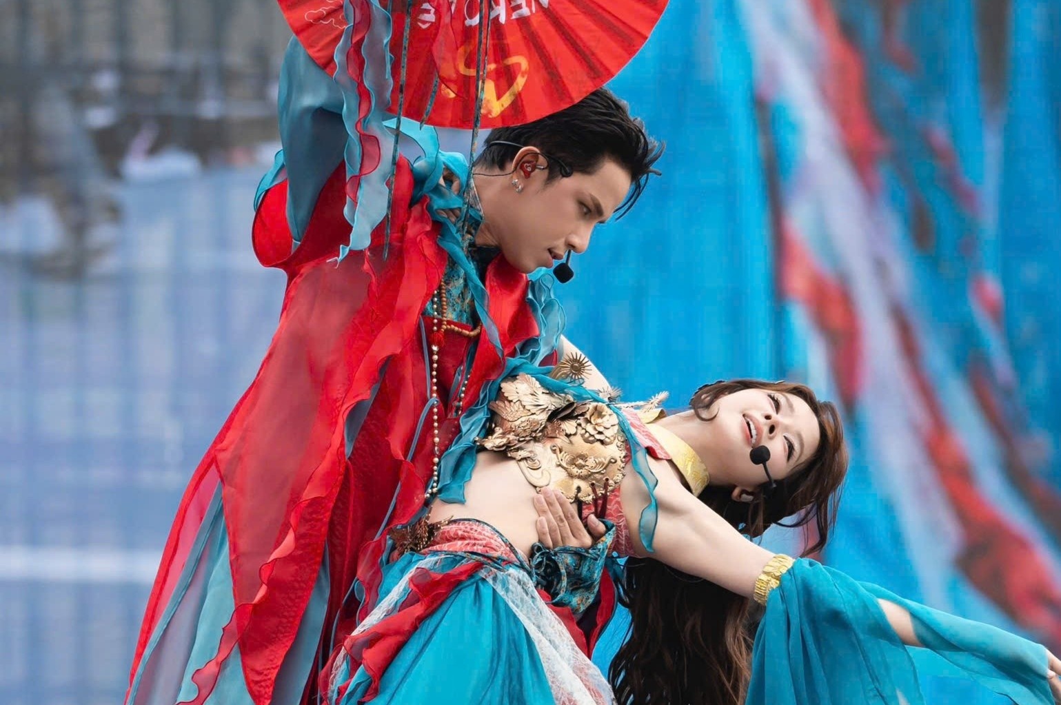 Hon 50 nghe si bung no tai concert dai ky luc o Hung Yen hinh anh