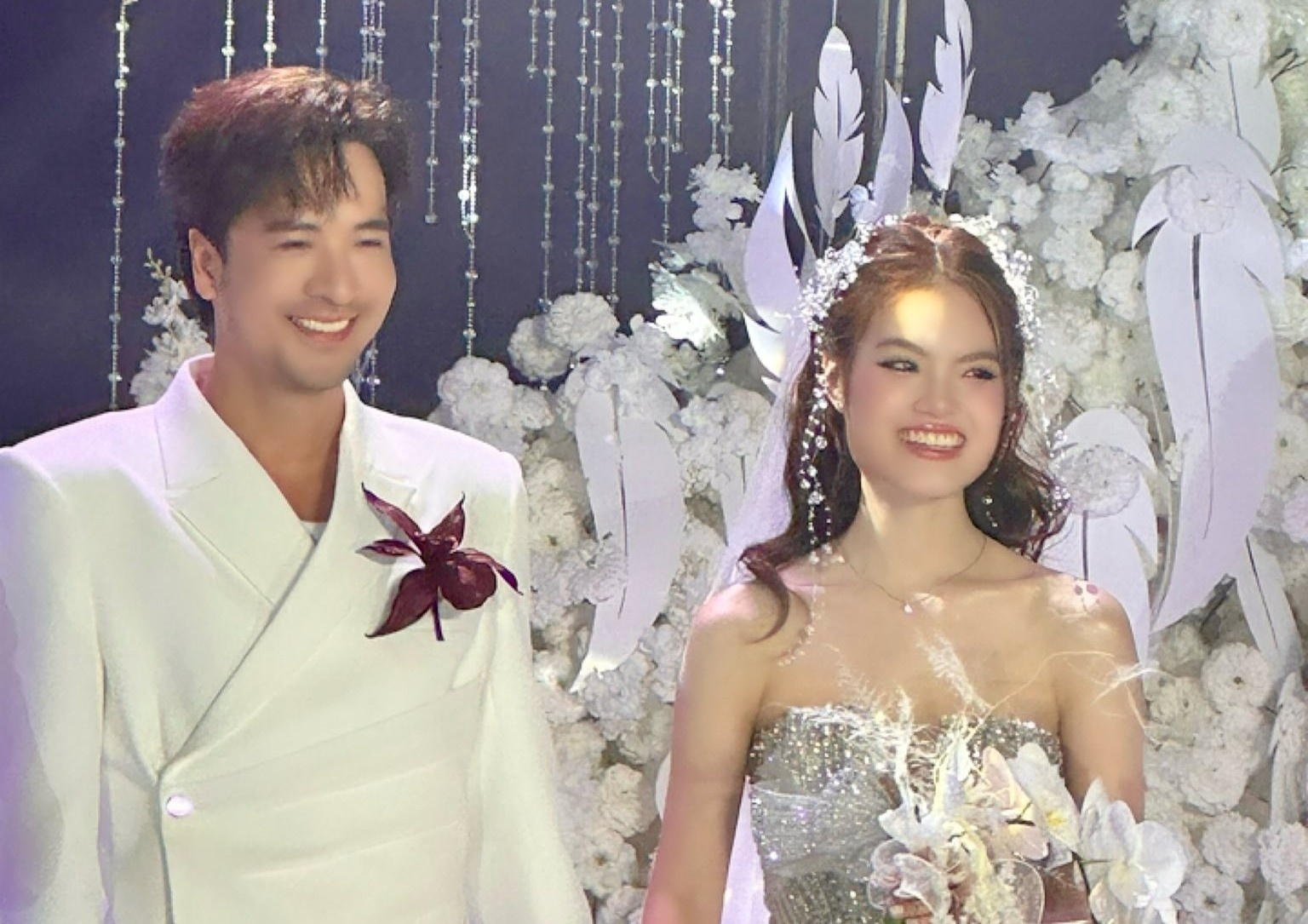 Tiec cuoi cua Doan Minh Tai va vo kem 16 tuoi hinh anh