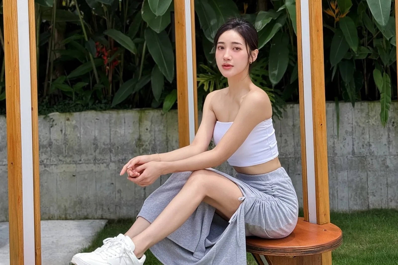 Ha Vu Hoa bi tay chay vi lo video ngoai tinh hinh anh