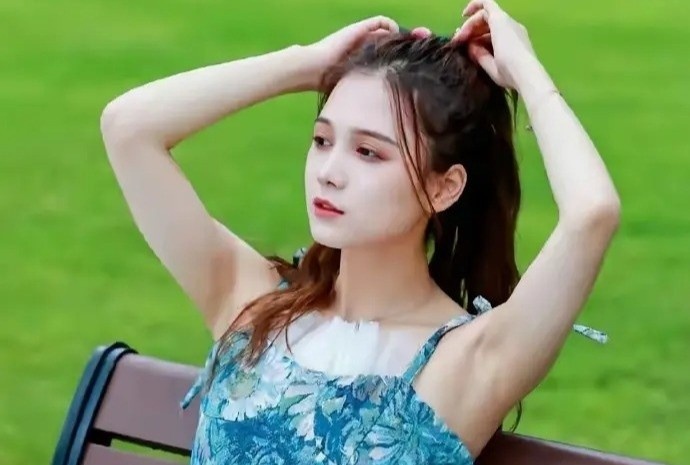 Nu dien vien hanh hung tro ly hinh anh