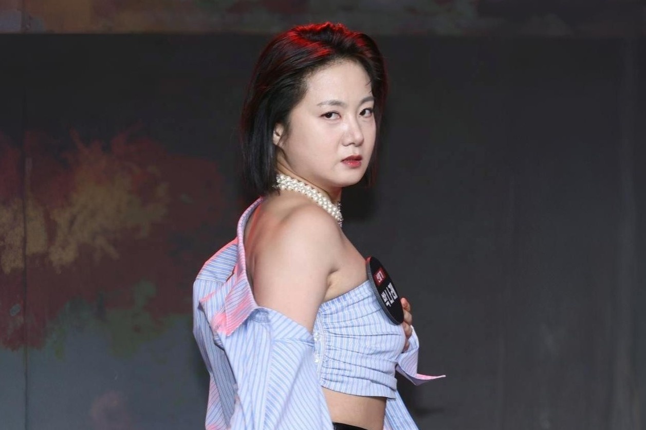 Park Na Rae bi to co hanh vi dung tuc tren oto hinh anh