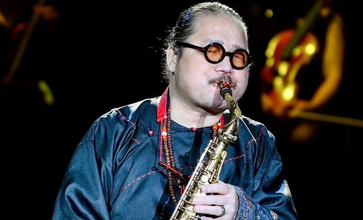 Tran Manh Tuan len tieng vu huy show 'Ve day bon canh chim troi' hinh anh