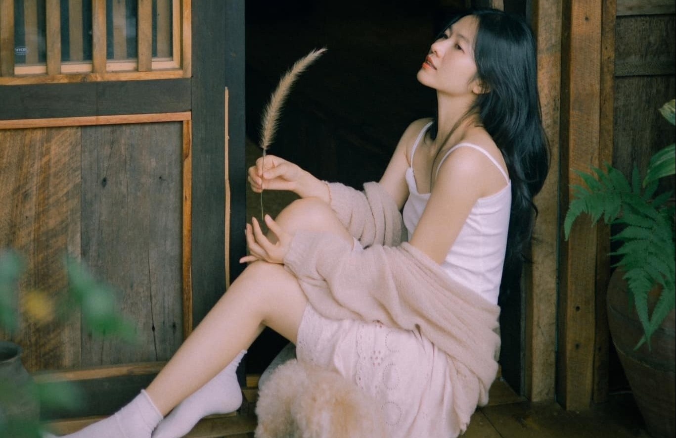 Oanh Kieu lo anh ben ban trai? hinh anh