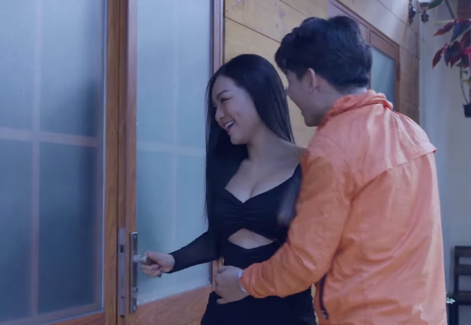 Phim ngan nham nhi kiem bao nhieu tien hinh anh