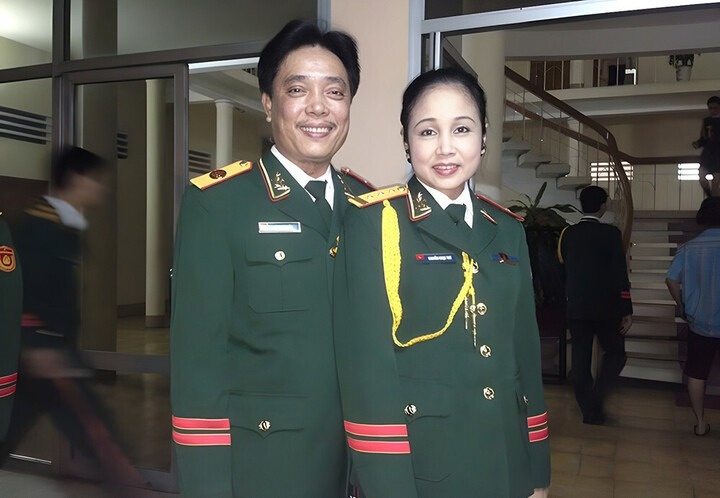 Nu nghe si quen mat phim gio vang, ngoai doi la Dai ta quan doi hinh anh