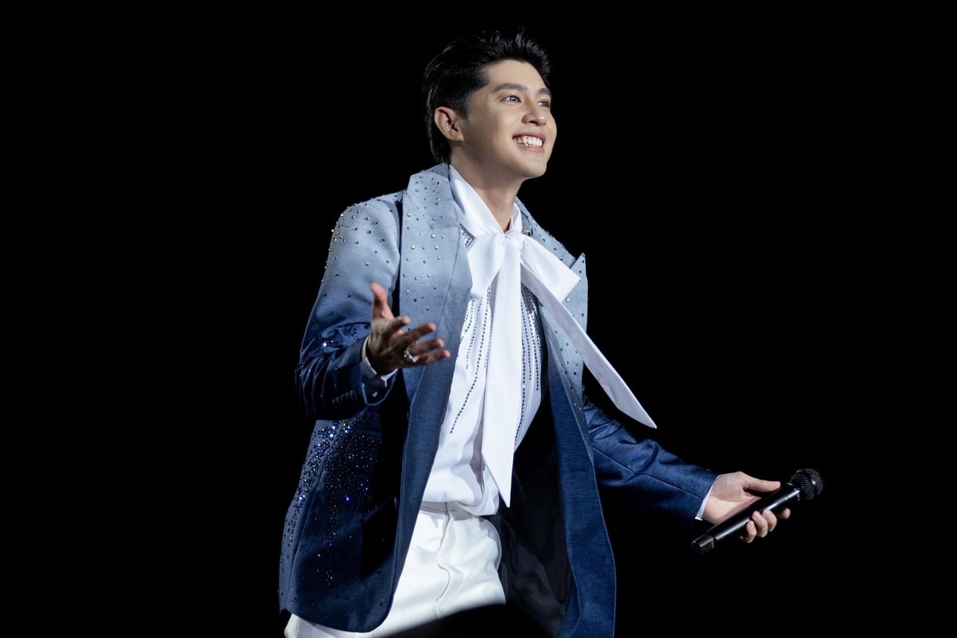 Dien bien vu ca si Noo Phuoc Thinh bi kien hinh anh