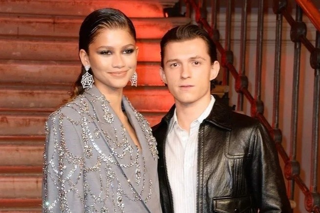 'Nguoi Nhen' Tom Holland ket hon hinh anh