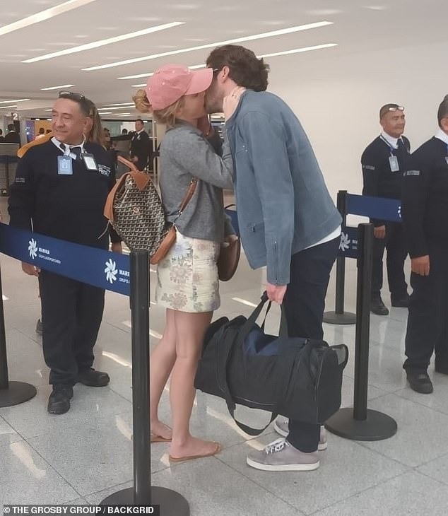 Emma_Watson_hon_Hevia_Bailleres_.jpg
