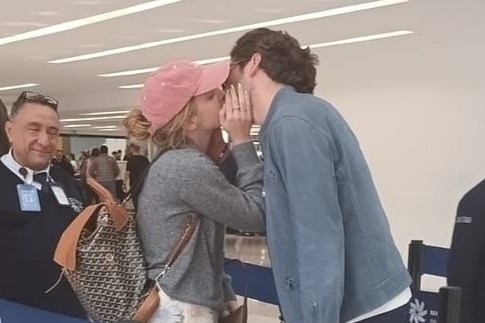 Dan nguoi yeu thuoc gioi sieu giau cua Emma Watson hinh anh