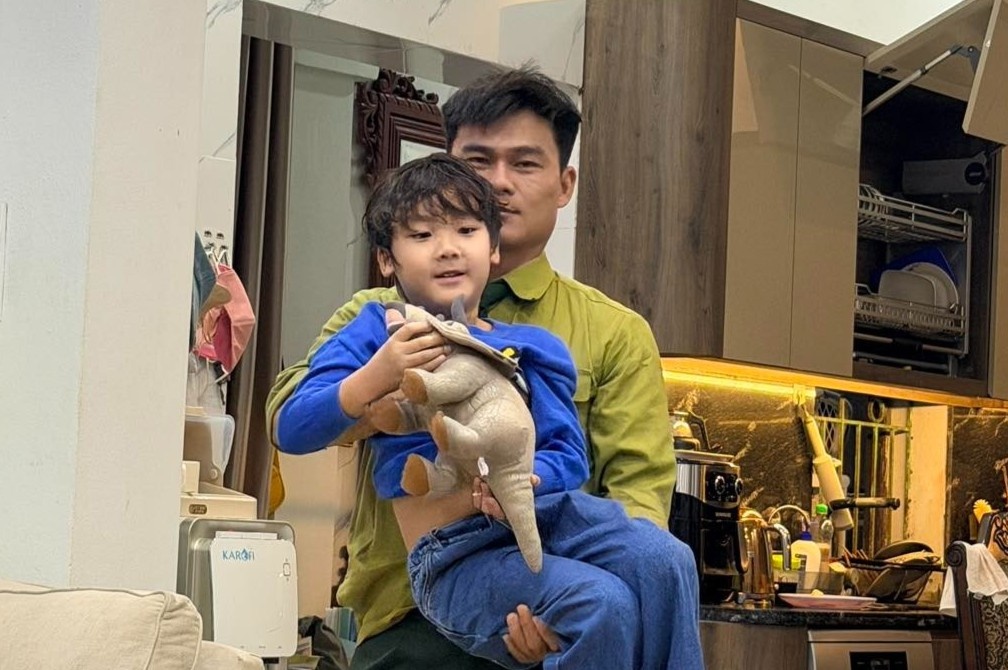 Thoi diem Hoa Minzy va ban trai quan nhan cuoi hinh anh