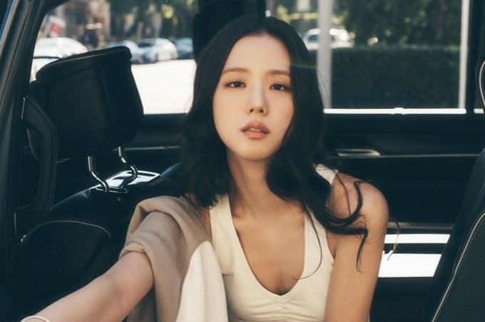 Jisoo (BlackPink) gay tranh cai hinh anh