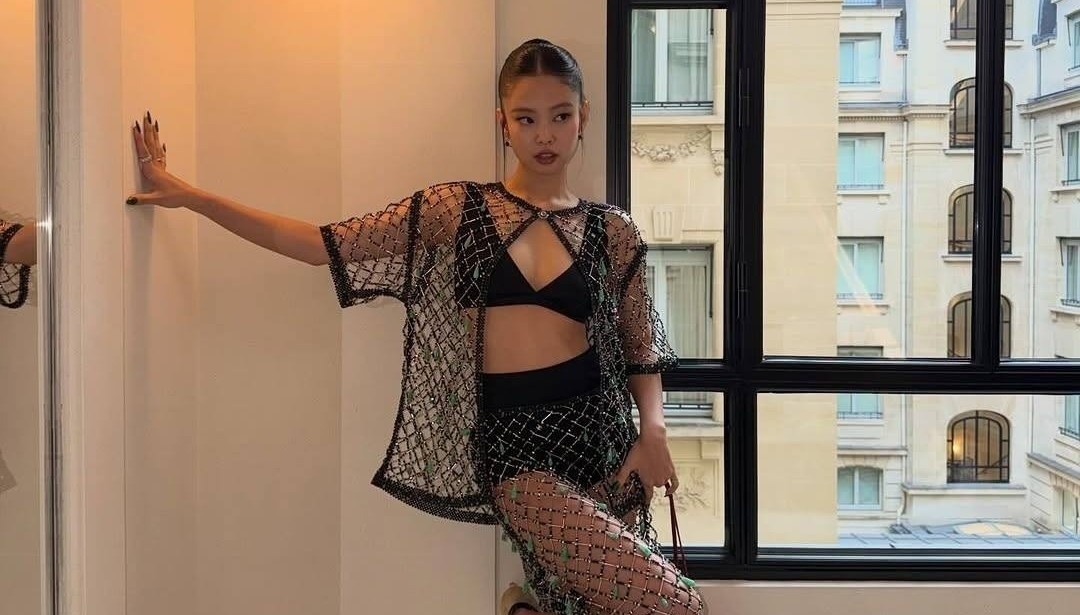 Jennie mac ho bao o Paris hinh anh