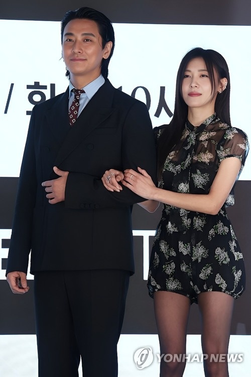 ha_ji_won.jpg