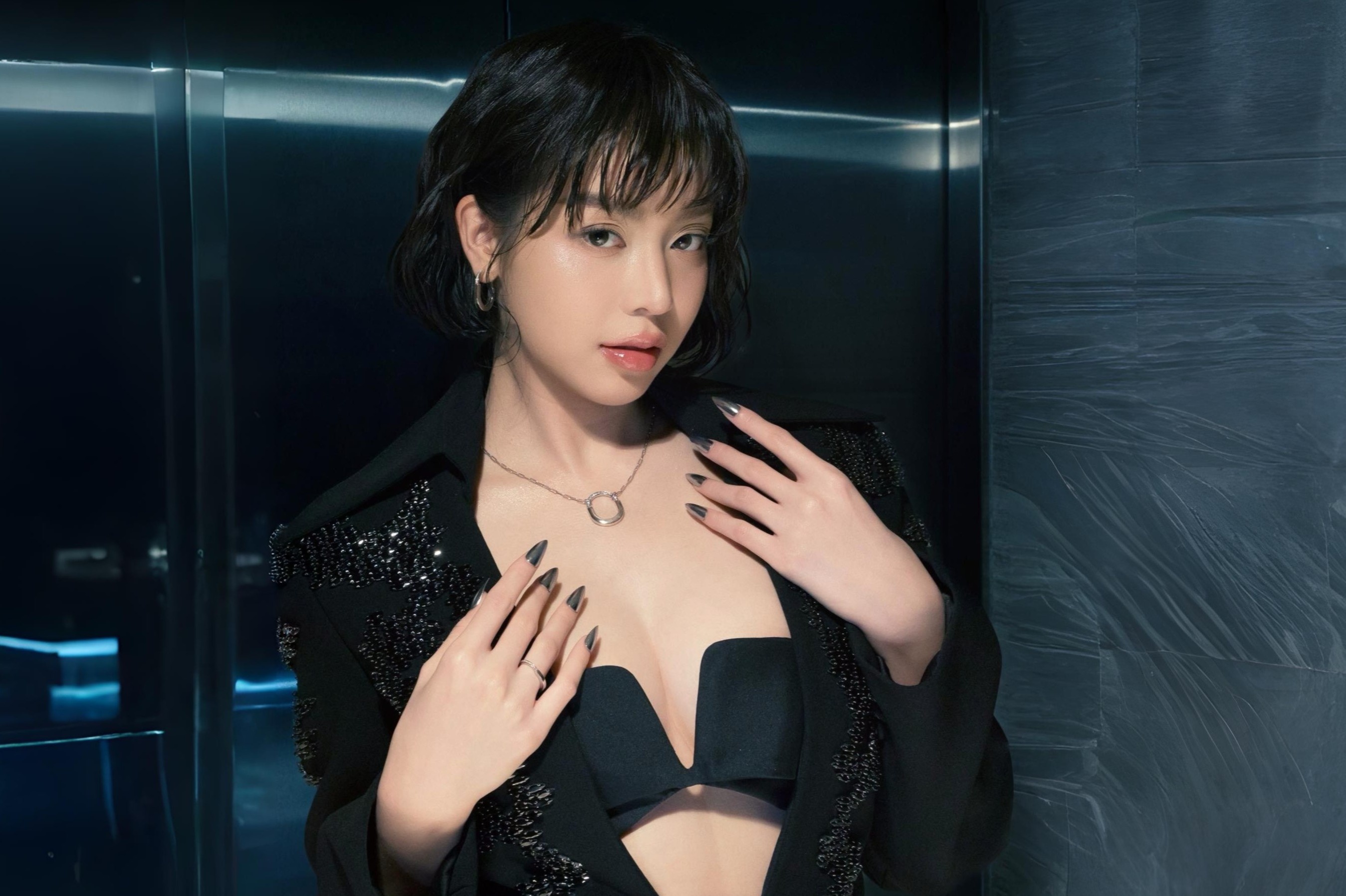 Dong thai cua Hoa hau Thanh Thuy hinh anh