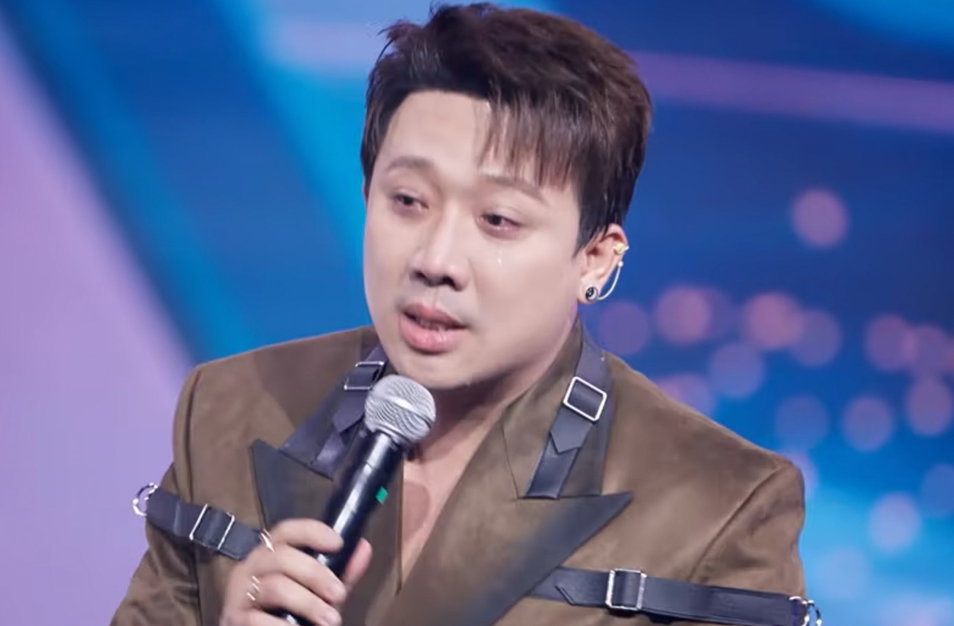 Tran Thanh vang mat va khoang trong o concert Anh trai 'say hi' hinh anh