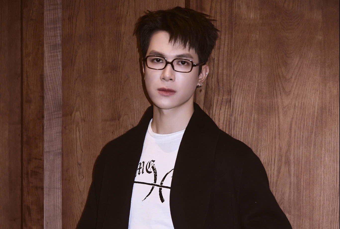 Anh Tu Atus rut khoi dem nhac Anh trai 'say hi' hinh anh