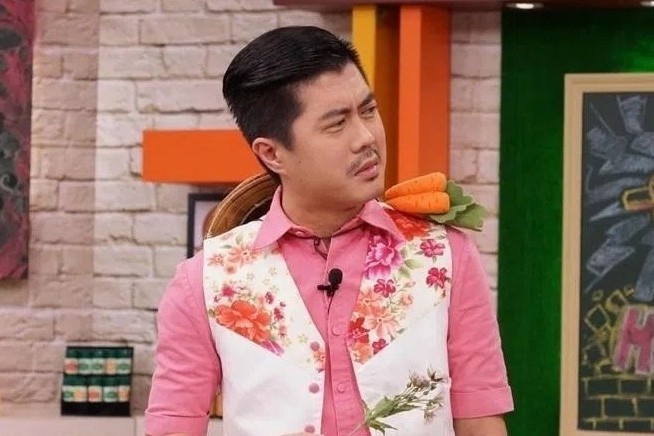 Khau Tan Vi qua doi hinh anh