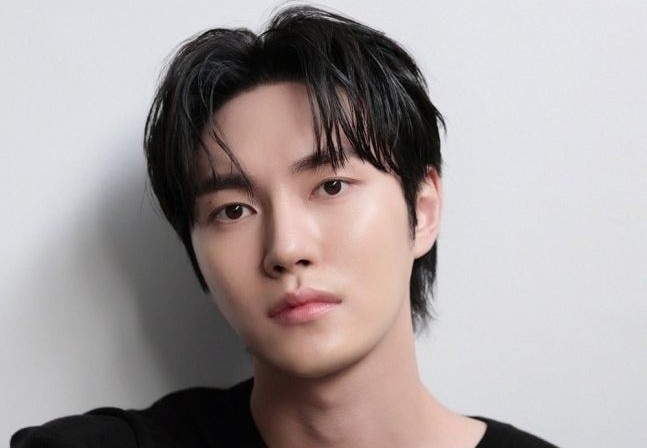 Dien vien Lee Min Ho ket hon hinh anh