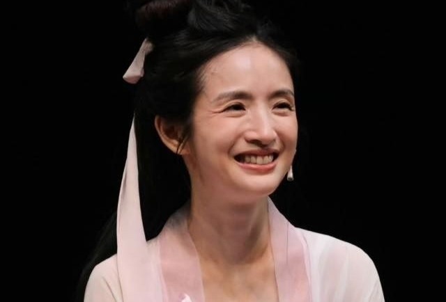 Ngoai hinh kho nhan ra cua Lam Y Than hinh anh