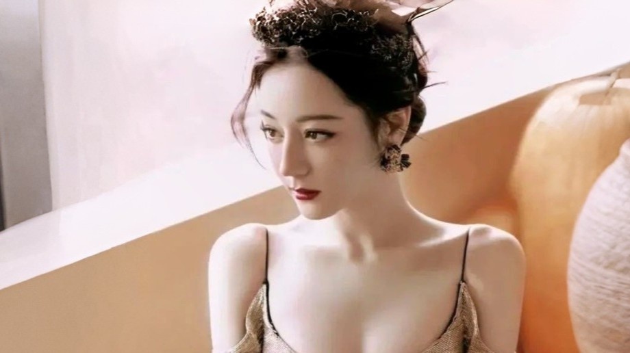 Bao dong cho Dich Le Nhiet Ba hinh anh