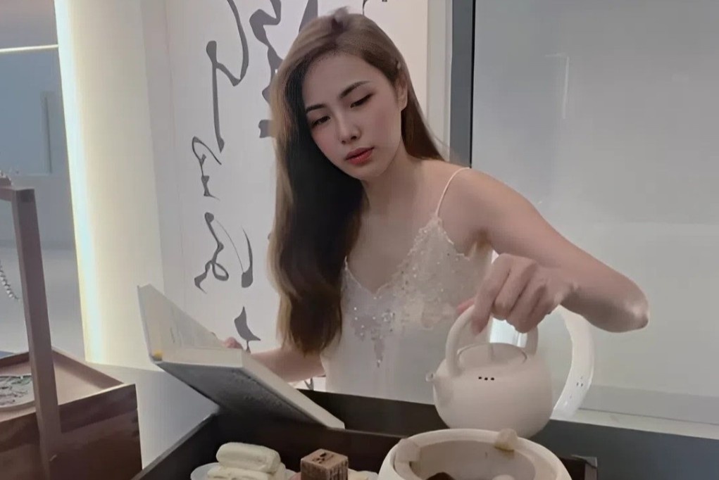 Thuy Tien gay chu y hinh anh