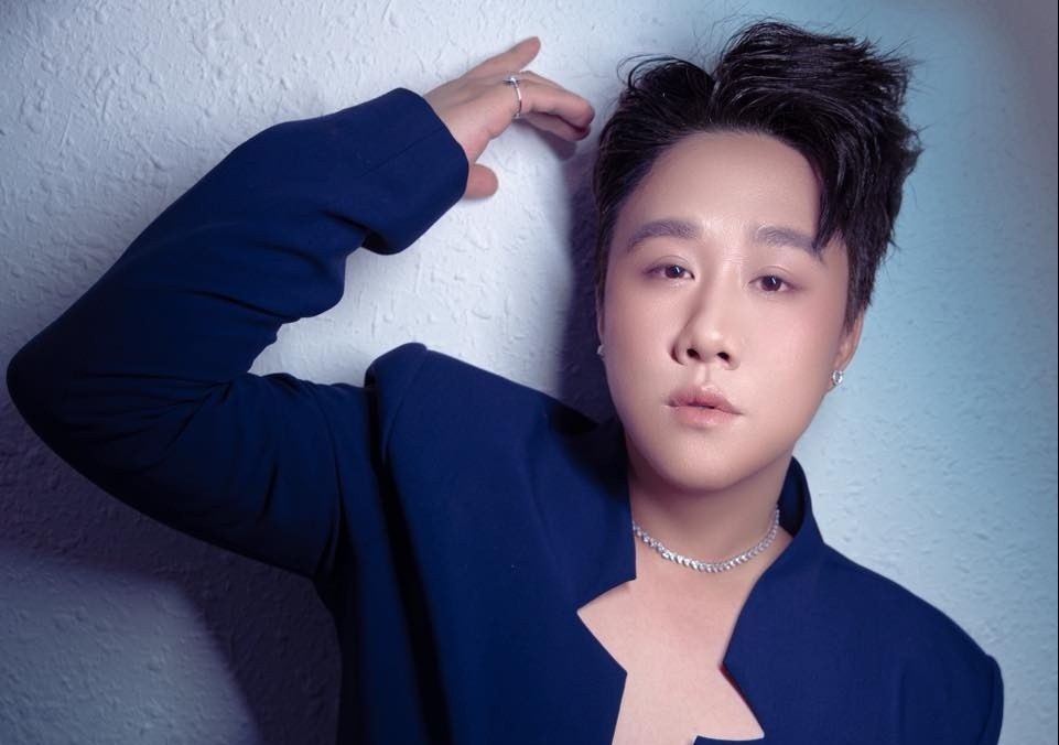 Trung Quan cui dau xin loi nu bac si hinh anh