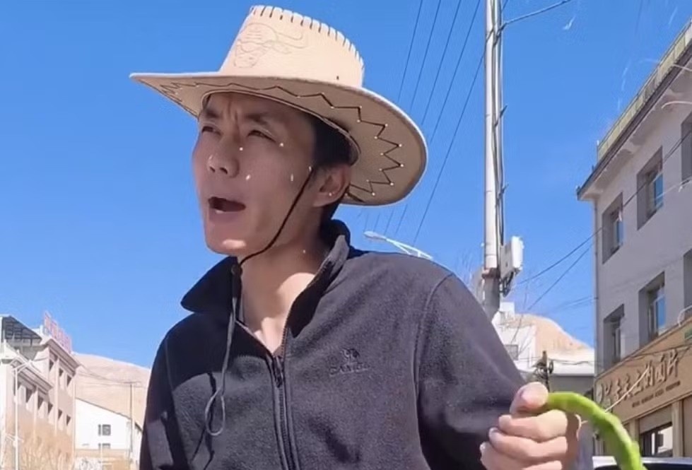 Nhieu 'tong tai' ve que lam nong hinh anh