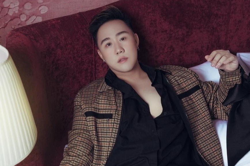 Trung Quan Idol lao dao hinh anh