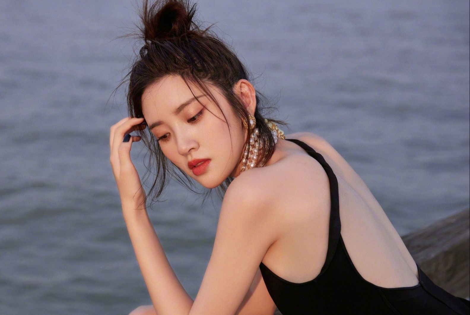 My nhan Trung Quoc dang phu song mang xa hoi hinh anh