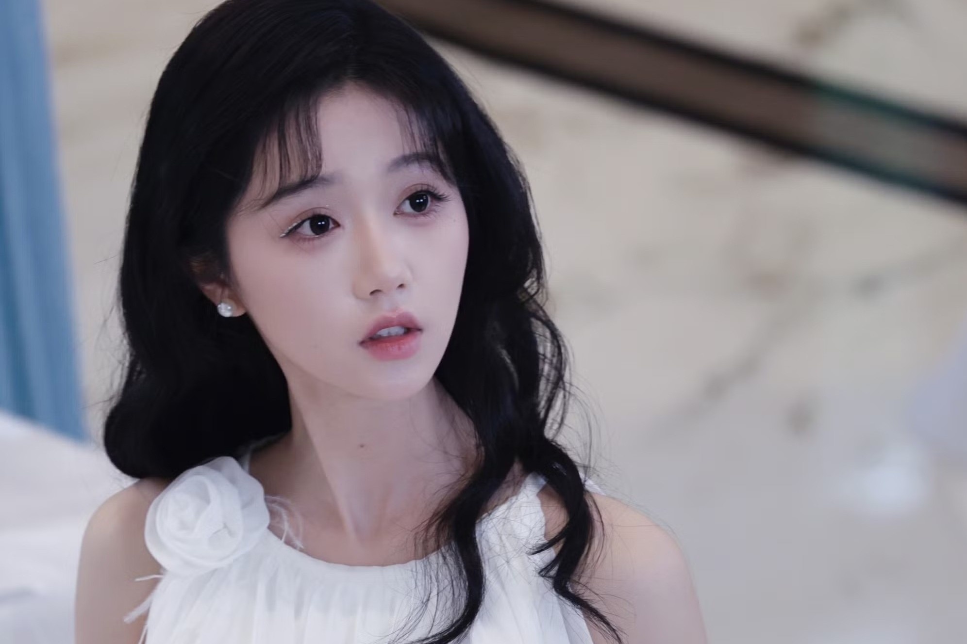 Lan song dien vien nu that nghiep hinh anh