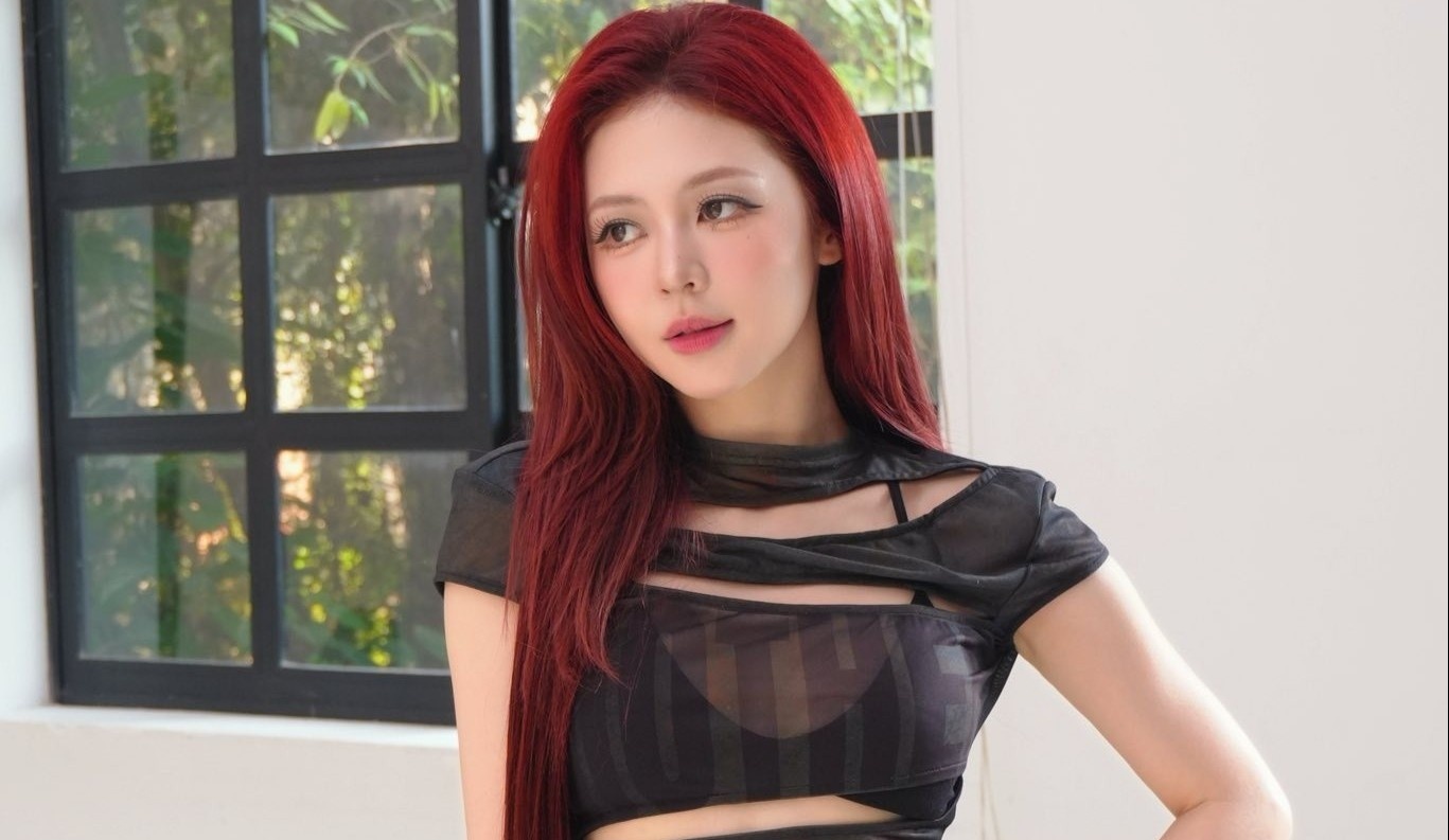 Liz Kim Cuong o hien tai hinh anh