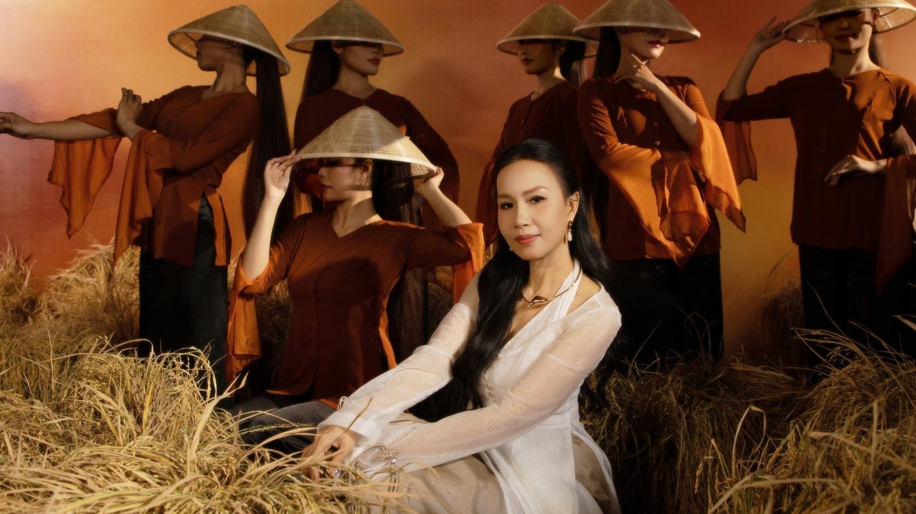 Nhac yeu nuoc can chieu sau, khong phai ca tu nhu Chau Dang Khoa hinh anh