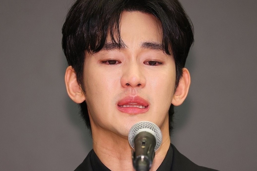 Tinh trang dang lo cua Kim Soo Hyun hinh anh