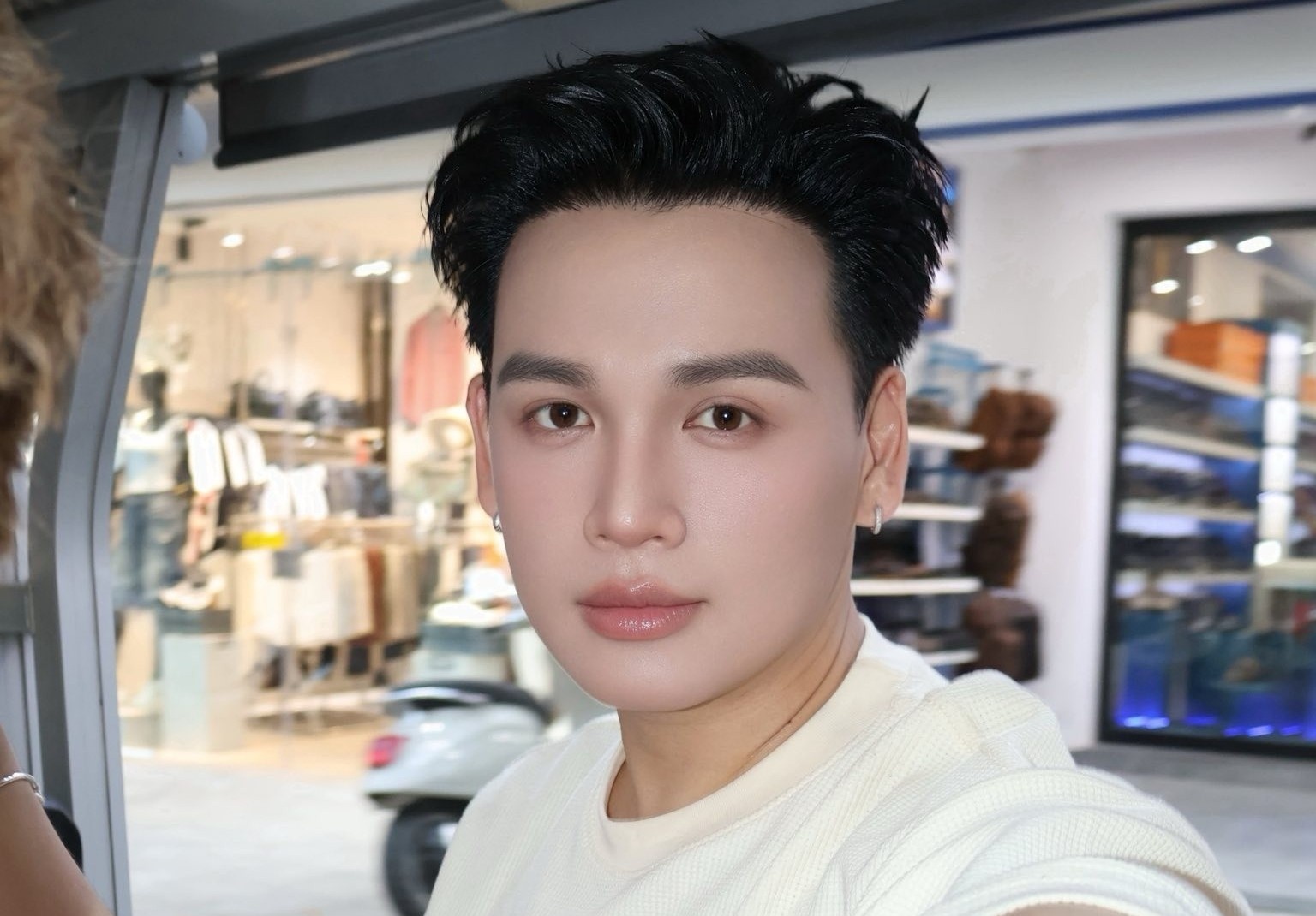 Nguyen Tran Trung Quan len tieng ve hinh anh tranh cai hinh anh