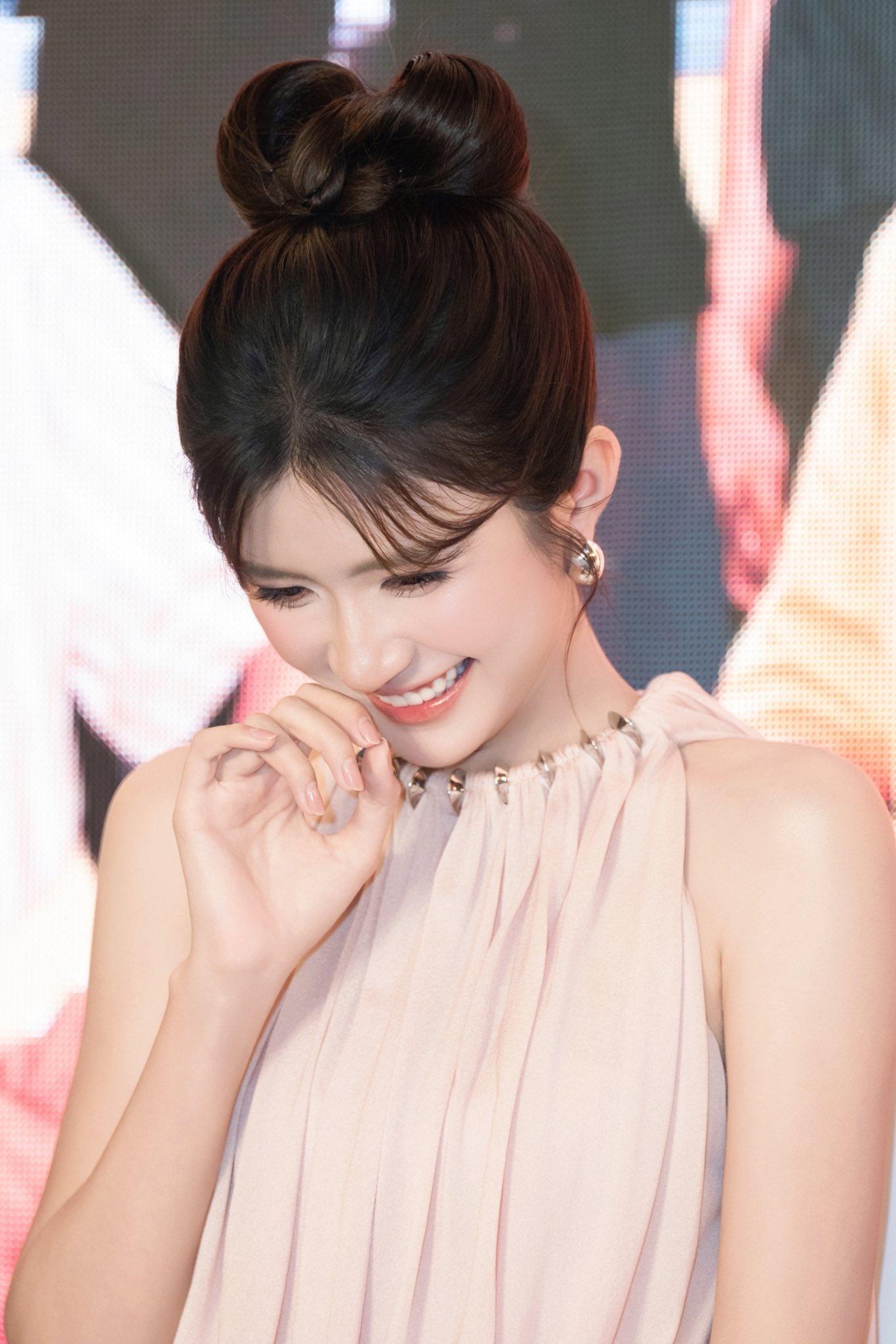 ngoc_huyen_3.jpg
