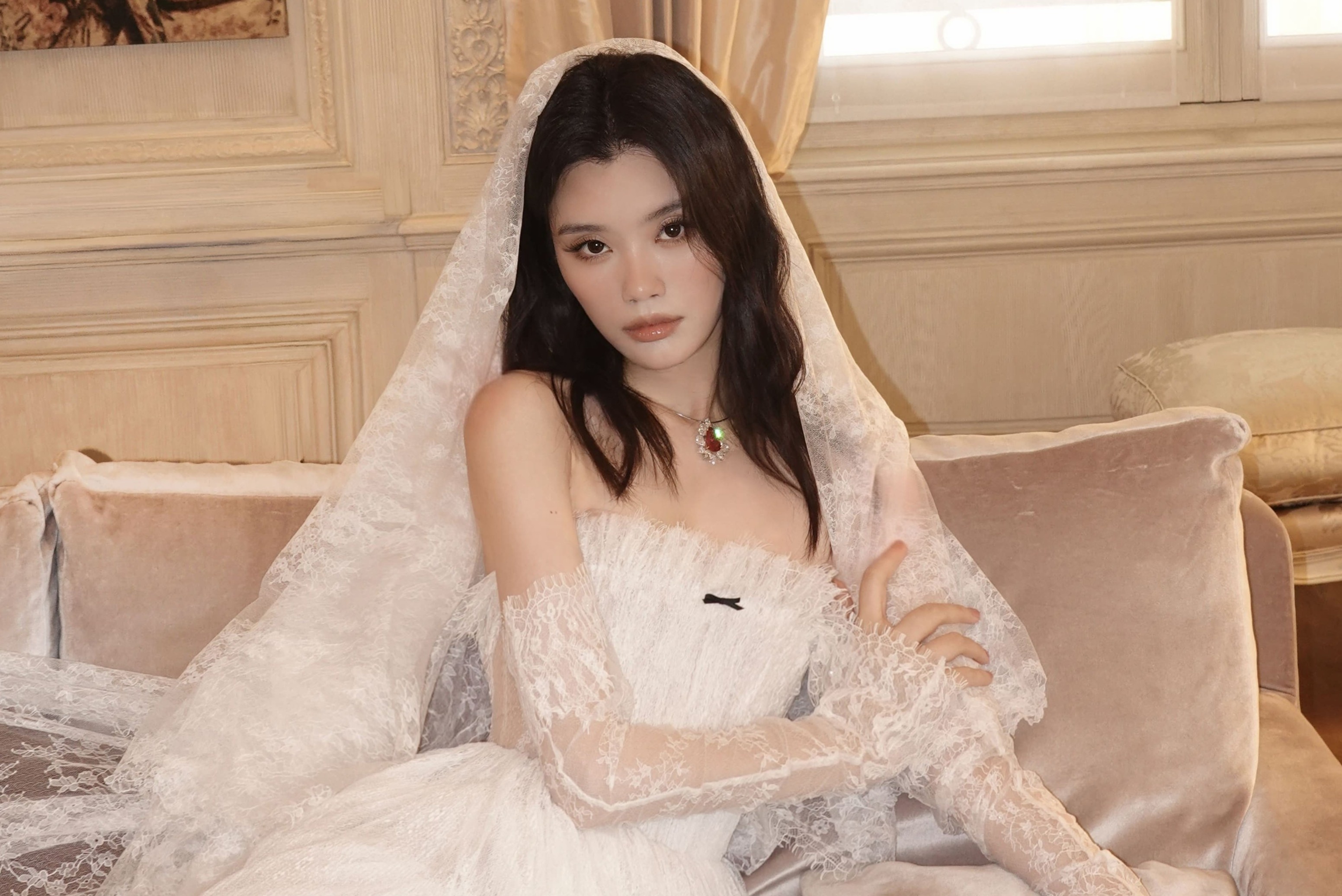 Con dau vua song bac Macau dien vay cua NTK Viet hinh anh