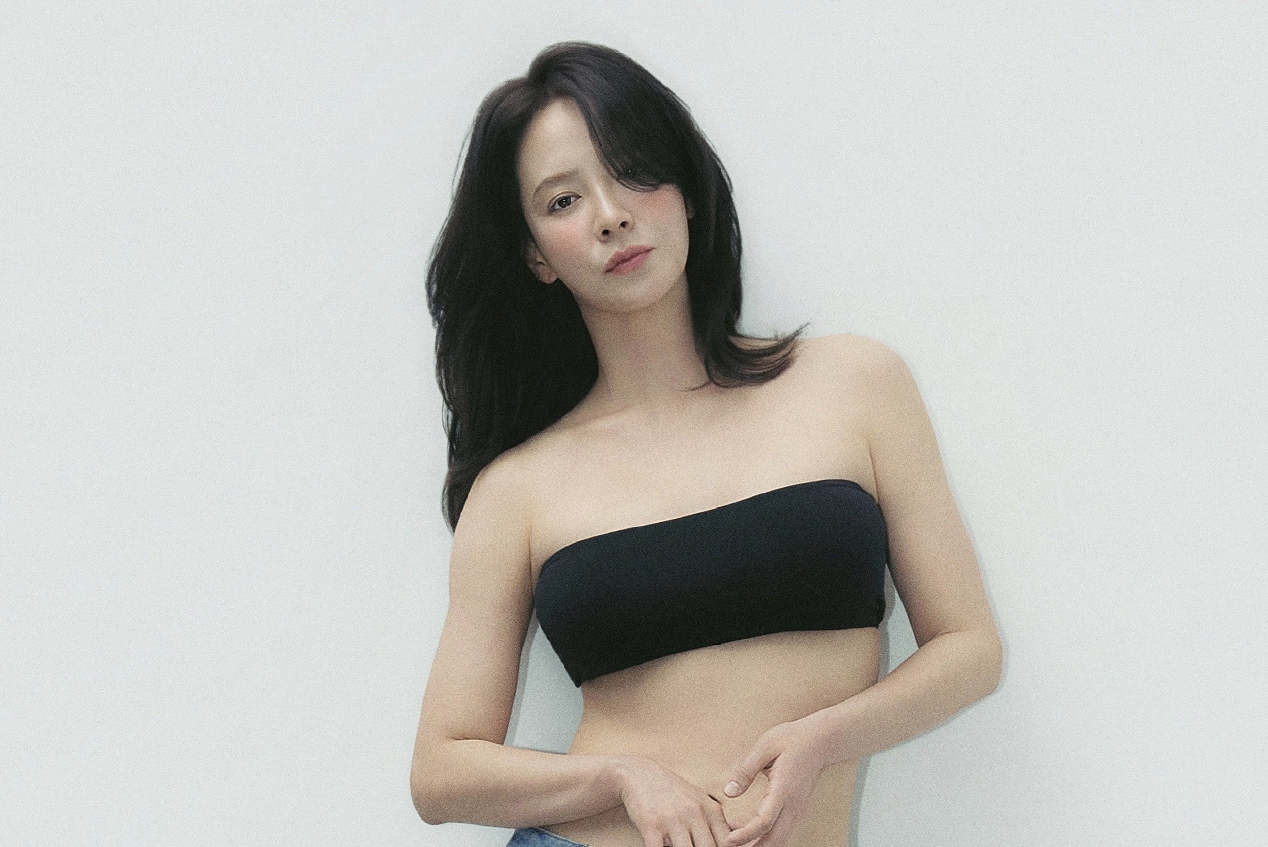 Song Ji Hyo khoe voc dang hinh anh