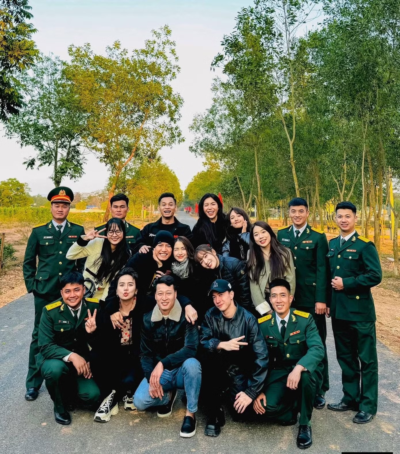 Lê Văn Thắng ảnh 2 Le Van Thang anh 2