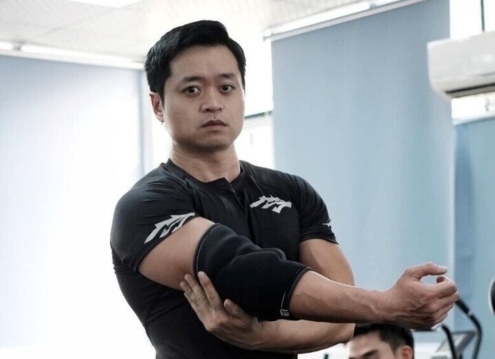 Hai con cua NSND Hoang Dung: Nguoi la vo su, nguoi dong phim gio vang hinh anh