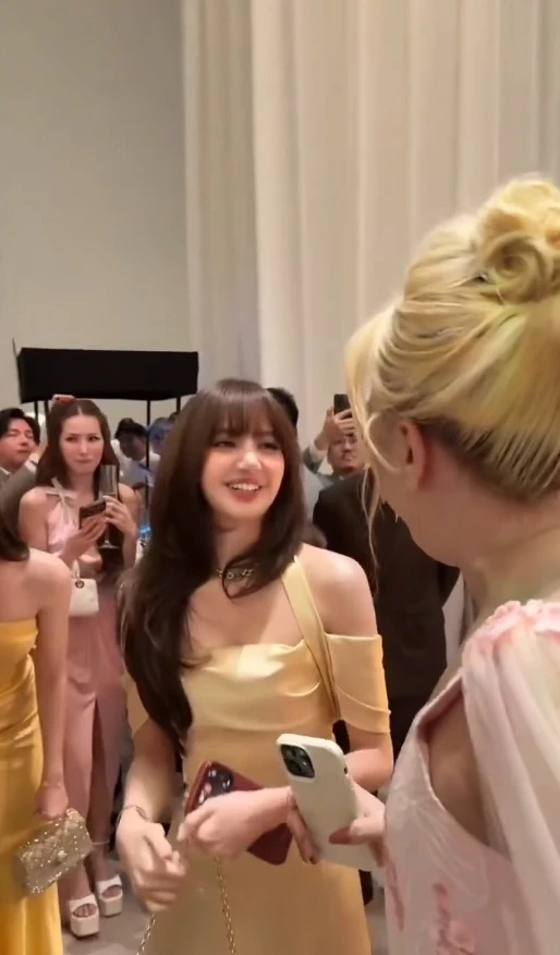 Lisa ảnh 2 Lisa ảnh 2