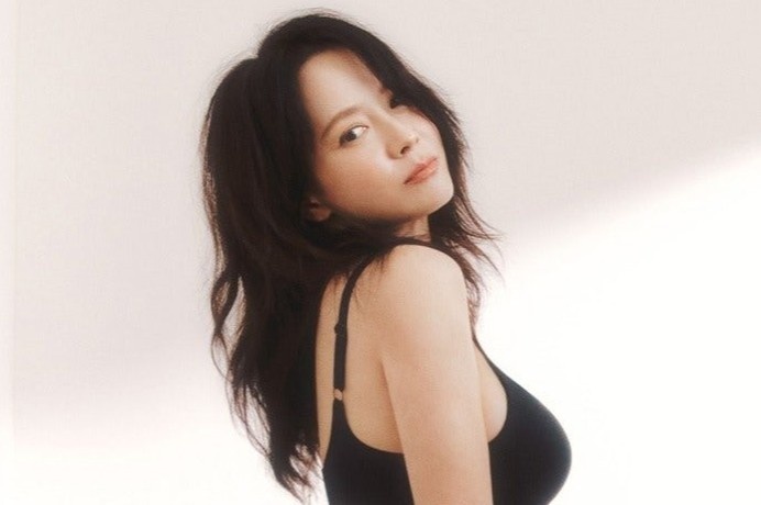 Song Ji Hyo lại gây tranh cãi