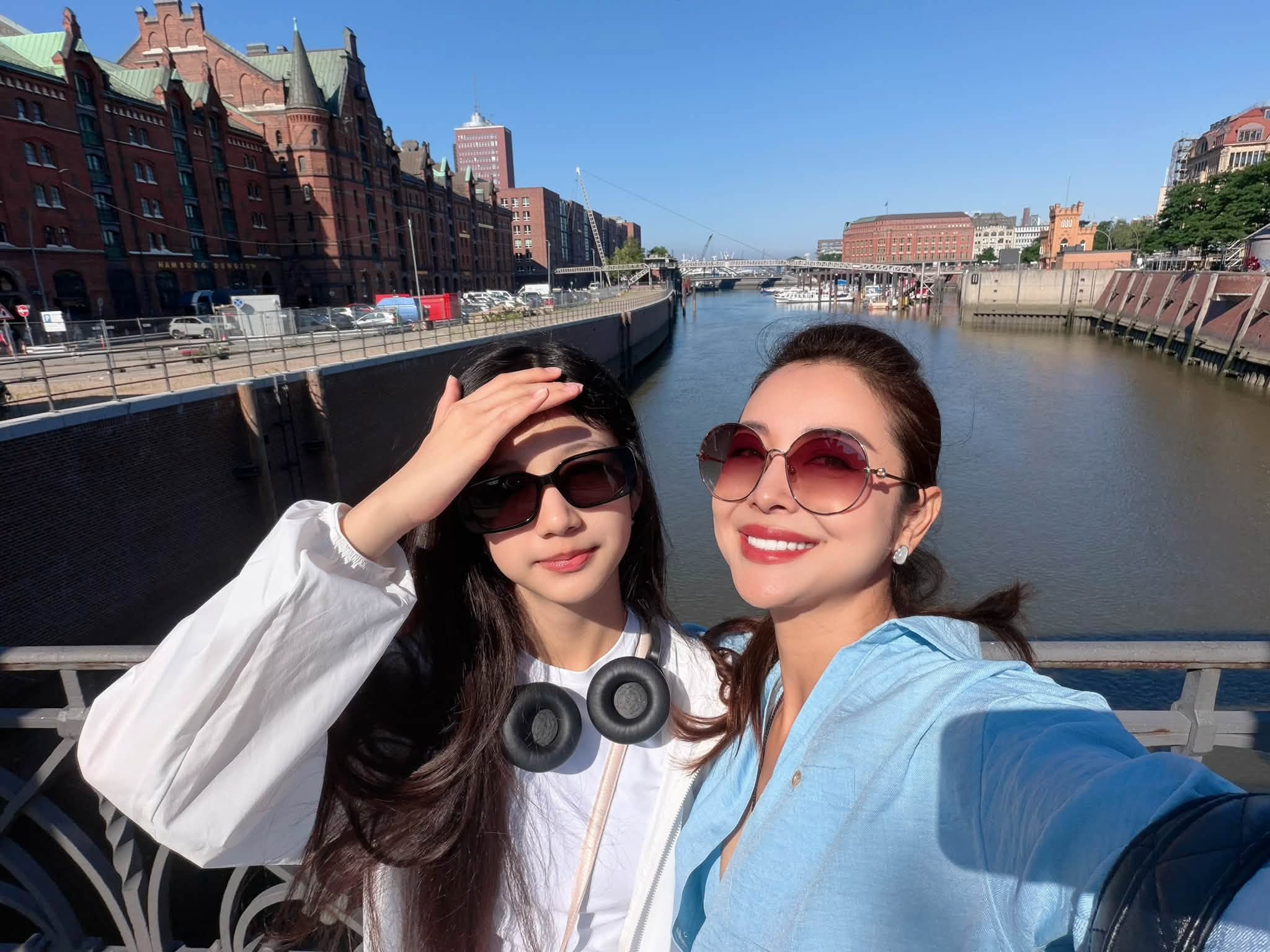 Con gái Jennifer Phạm gây chú ý