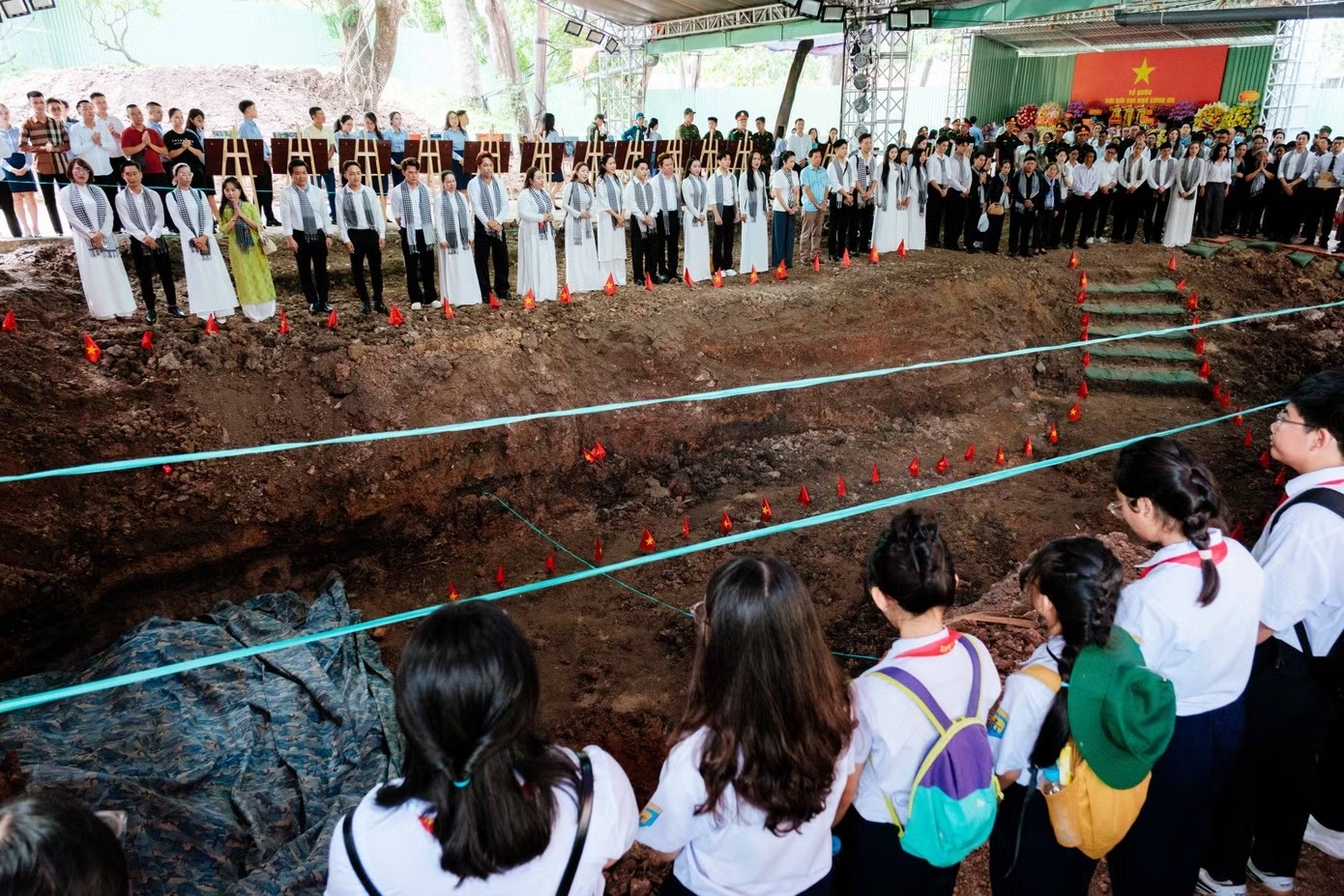L&ecirc; Thị Ri&ecirc;ng ảnh 3