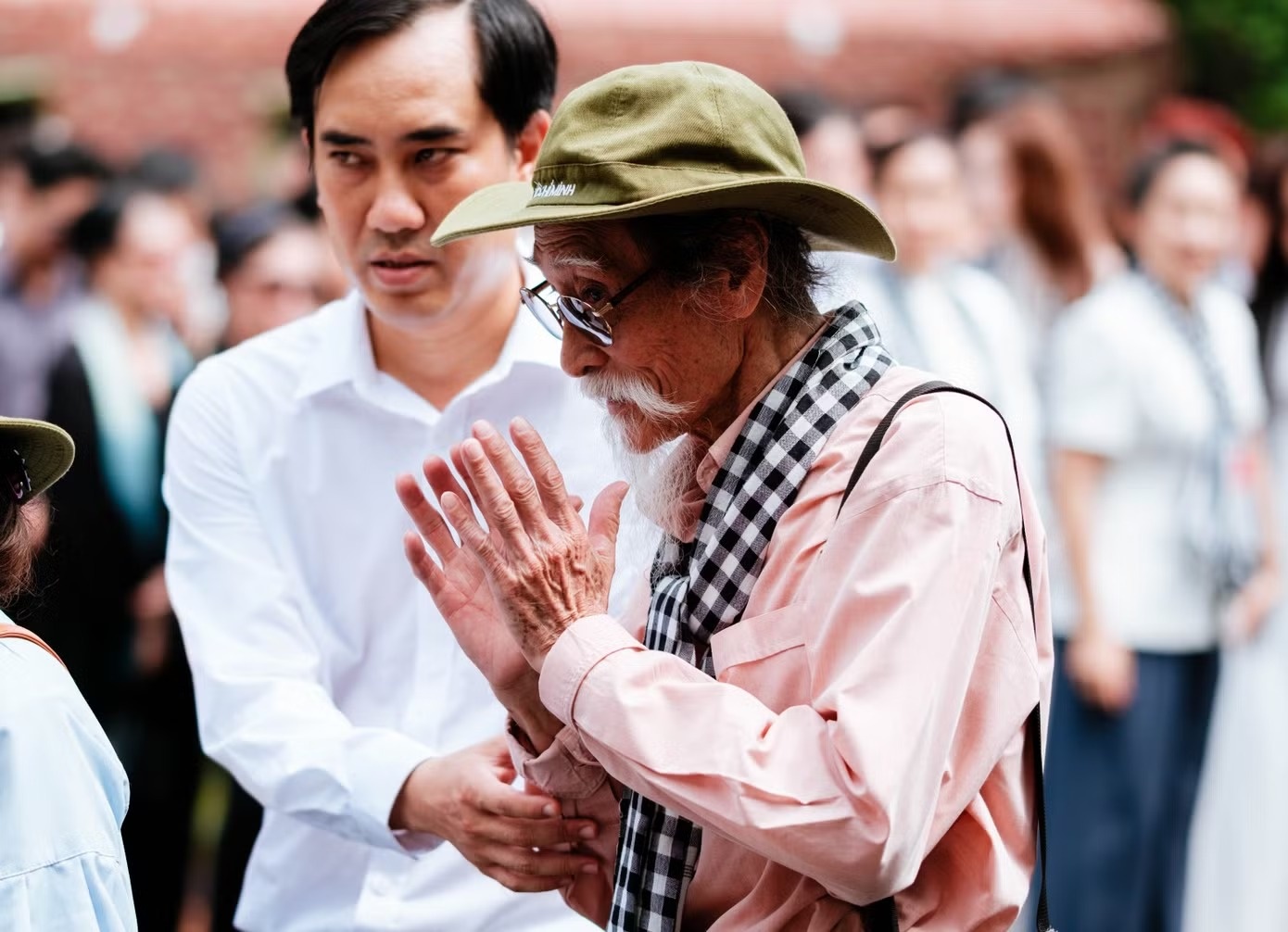 L&ecirc; Thị Ri&ecirc;ng ảnh 5
