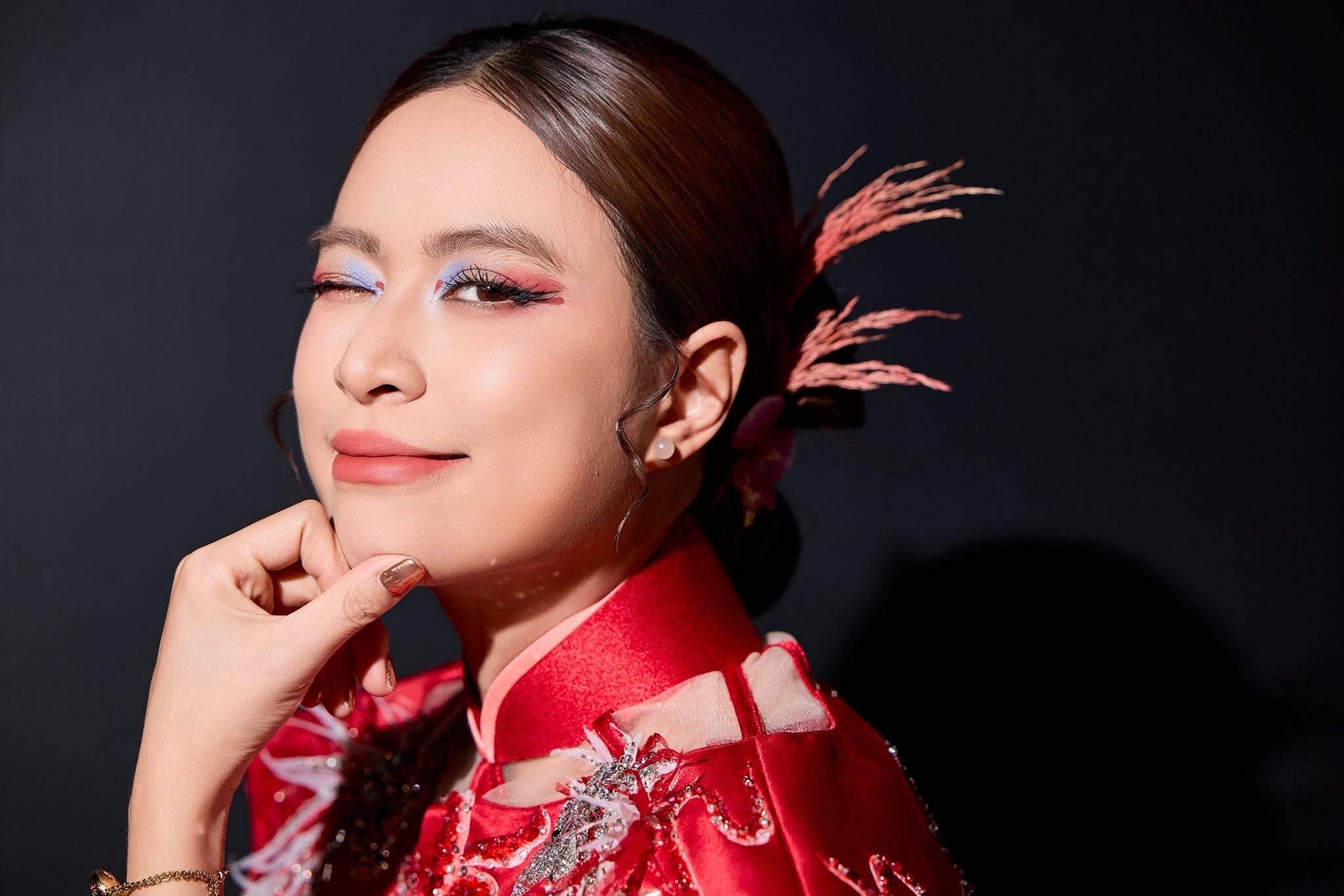Ho&agrave;ng Th&ugrave;y Linh ảnh 10