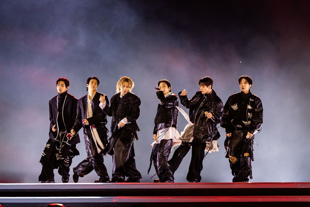 BTS ảnh 2