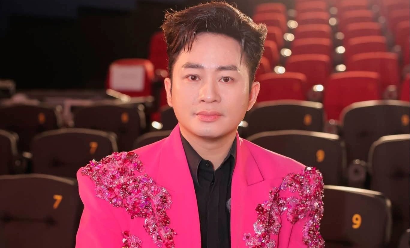 Tùng Dương biểu diễn trước trận chung kết Việt Nam - Thái Lan