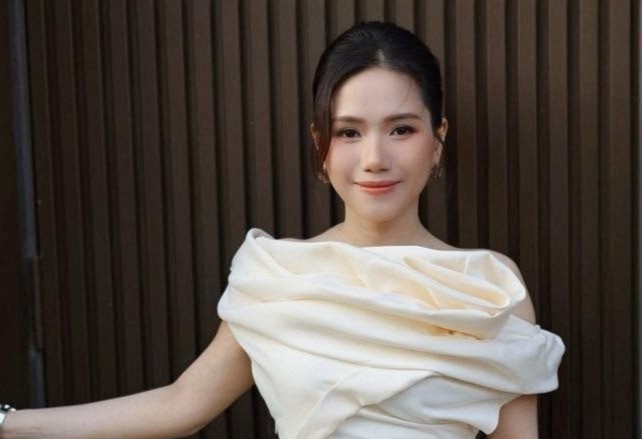Thế khó cho Thùy Chi