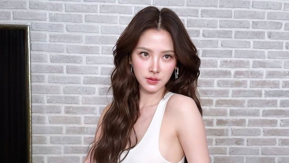 Mỹ nhân Thái Lan Baifern Pimchanok gây lo lắng