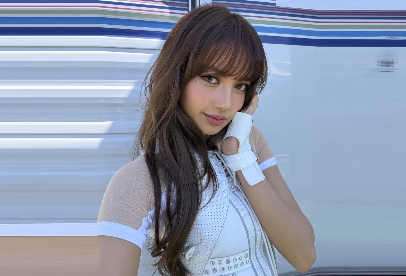 Lisa: 'Chúng tôi không được phép hẹn hò'